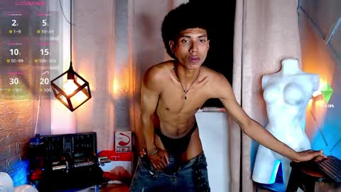 Snapshot of sky_walkerss chatting on April 1, 12:33 am sky_walkerss online show from April 1, 12:33 am