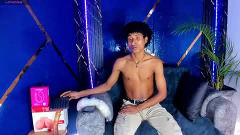 sky_walkerss online show from June 7, 6:44 pm
