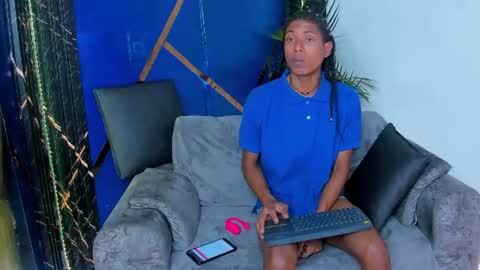 Snapshot of sky_walkerss chatting on July 15, 6:35 pm sky_walkerss online show from July 15, 6:35 pm