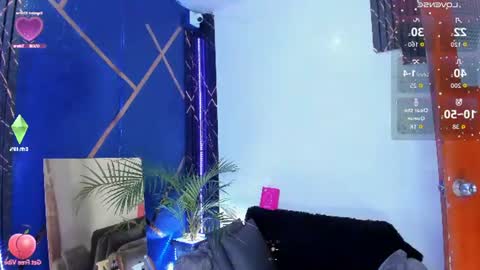 Snapshot of sky_walkerss chatting on July 23, 7:01 pm sky_walkerss online show from July 23, 7:01 pm