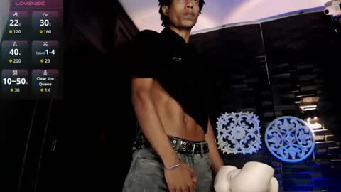 Snapshot of sky_walkerss chatting on August 3, 3:16 am sky_walkerss online show from August 3, 3:16 am