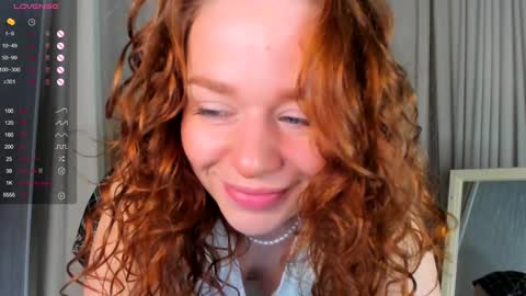 Skye online show from December 5, 1:38 pm
