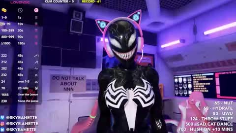 Snapshot of skyeanette chatting on November 24, 2:11 am SkyeAnette online show from November 24, 2:11 am