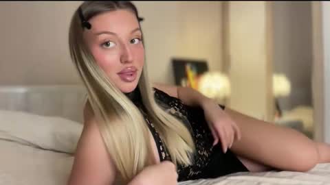 GARRY AND SOPHIA online show from December 16, 8:14 pm