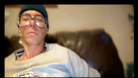 Snapshot of skyfly333 chatting on April 30, 4:46 pm IAN HARD online show from April 30, 4:46 pm