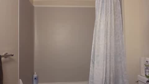 Snapshot of skyisacutie chatting on December 14, 8:20 am Skyisacutie online show from December 14, 8:20 am