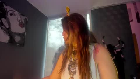 Snapshot of skylar__desire chatting on October 14, 2:07 pm skylar__desire online show from October 14, 2:07 pm