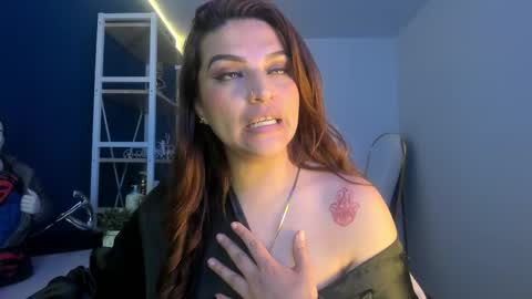 Snapshot of skylar__desire chatting on October 18, 2:58 am skylar__desire online show from October 18, 2:58 am