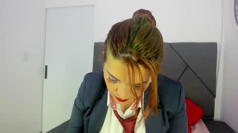 Snapshot of skylar__desire chatting on October 27, 11:58 am skylar__desire online show from October 27, 11:58 am