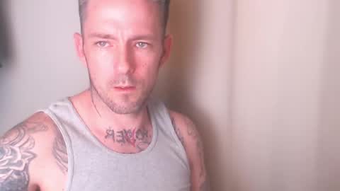 Snapshot of skylarrgrey chatting on March 21, 9:03 am SkylarGrey online show from March 21, 9:03 am