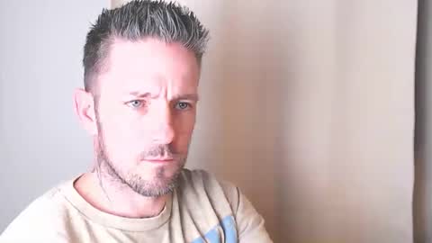 Snapshot of skylarrgrey chatting on March 26, 6:30 am SkylarGrey online show from March 26, 6:30 am