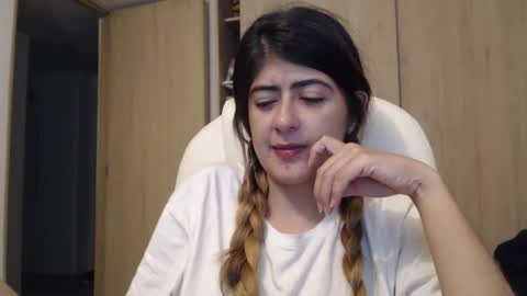 Skyler online show from December 13, 5:05 am