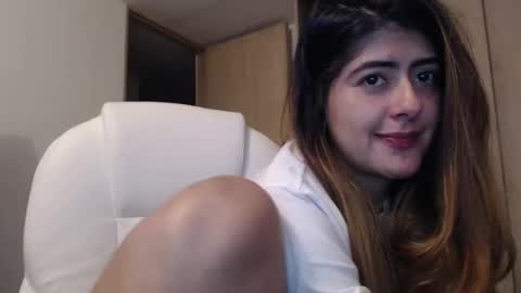 Skyler online show from December 17, 4:34 am