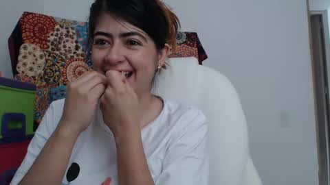 Skyler online show from December 17, 2:22 pm