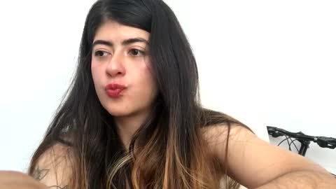 Snapshot of skyler1195 chatting on February 11, 4:01 pm Skyler online show from February 11, 4:01 pm