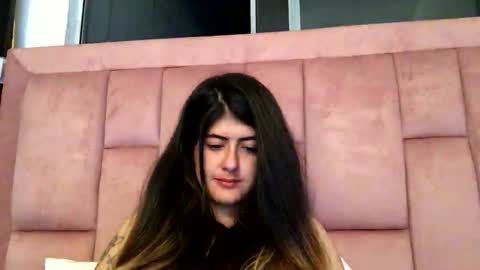 Snapshot of skyler1195 chatting on February 14, 2:52 am Skyler online show from February 14, 2:52 am