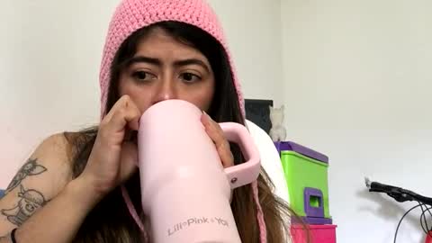 Snapshot of skyler1195 chatting on February 23, 6:49 pm Skyler online show from February 23, 6:49 pm