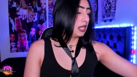 Snapshot of skyler__blue4 chatting on February 22, 12:56 am blue online show from February 22, 12:56 am