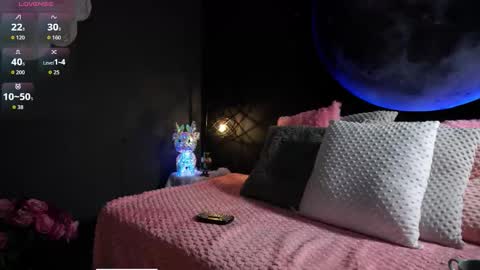    online show from November 30, 11:03 am