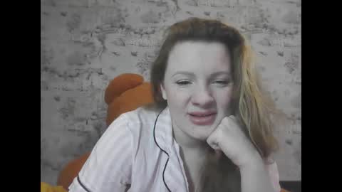 Skyler online show from March 23, 2:43 pm