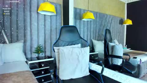 skylerbloom online show from December 21, 3:02 am