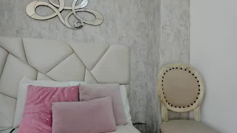 Skyler online show from October 17, 8:11 pm