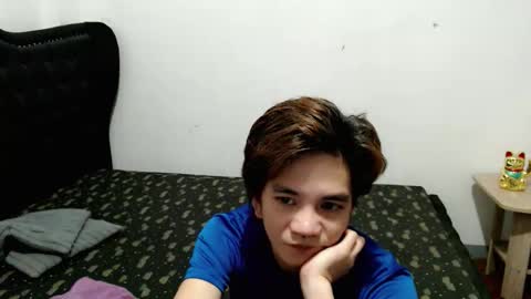 Snapshot of skyloquitexx chatting on April 16, 11:22 am skyler online show from April 16, 11:22 am