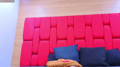 Skynny online show from October 23, 8:51 pm