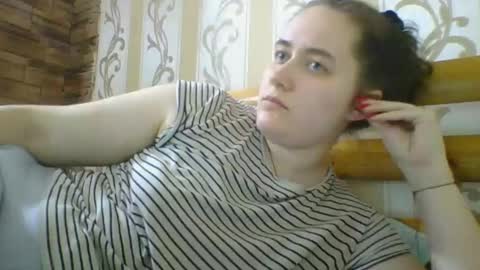 skyressie333 online show from February 15, 5:20 pm