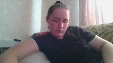 skyressie333 online show from June 5, 7:36 am