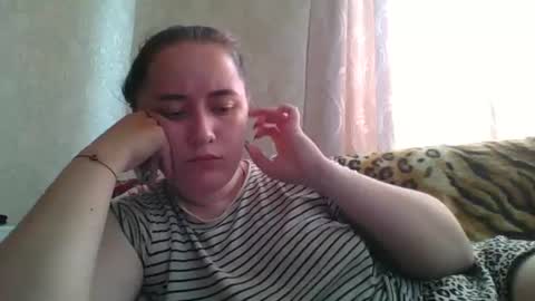 skyressie333 online show from June 13, 6:00 am