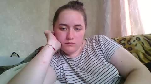 skyressie333 online show from June 14, 10:28 am