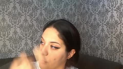 Snapshot of skysupernova chatting on April 5, 8:00 am Sky online show from April 5, 8:00 am