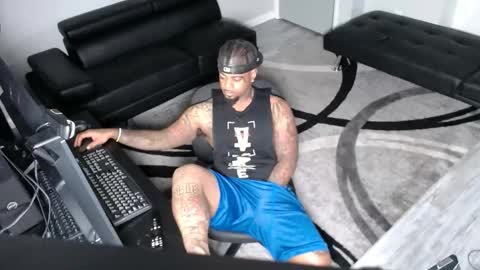 Snapshot of slangondemhoes chatting on December 5, 10:45 pm nasty twitter KASHCARTERATL online show from December 5, 10:45 pm