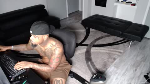 Snapshot of slangondemhoes chatting on December 19, 1:18 am nasty twitter KASHCARTERATL online show from December 19, 1:18 am