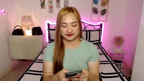 Snapshot of slave_amanda69 chatting on June 4, 5:02 am Queen Cyrine online show from June 4, 5:02 am