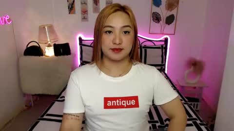 Snapshot of slave_amanda69 chatting on June 10, 11:20 am Queen Cyrine online show from June 10, 11:20 am