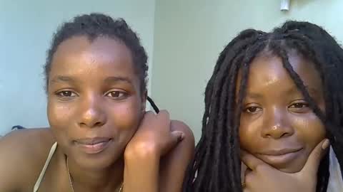 Snapshot of sleciah chatting on December 16, 9:36 am sleciah online show from December 16, 9:36 am