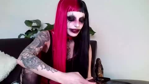 Snapshot of sleeperly chatting on October 31, 7:26 pm sleeperly online show from October 31, 7:26 pm