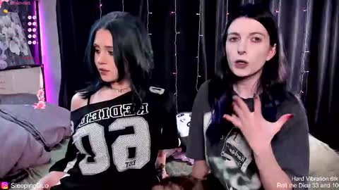 Hi We are Iva and Angela Nice to meet u 3 online show from December 19, 4:36 pm