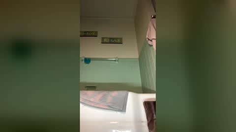 Snapshot of slicknick1988 chatting on March 25, 7:03 am slicknick1988 online show from March 25, 7:03 am