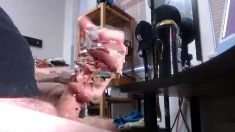 Snapshot of sliderguy699 chatting on January 19, 1:01 pm sliderguy699 online show from January 19, 1:01 pm