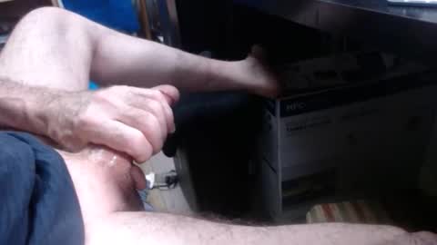 Snapshot of sliderguy699 chatting on January 12, 9:14 am sliderguy699 online show from January 12, 9:14 am