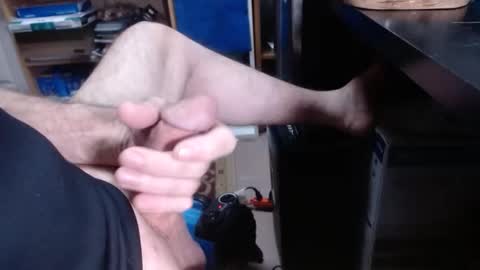 Snapshot of sliderguy699 chatting on January 18, 10:52 am sliderguy699 online show from January 18, 10:52 am