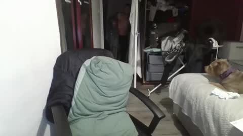 Snapshot of slim9846 chatting on November 4, 4:44 am Slim984 online show from November 4, 4:44 am