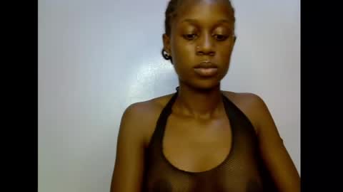 Snapshot of slim_candy12 chatting on May 25, 8:37 pm Lily online show from May 25, 8:37 pm