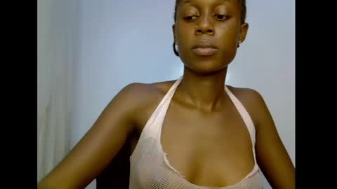 Snapshot of slim_candy12 chatting on May 29, 8:40 pm Lily online show from May 29, 8:40 pm