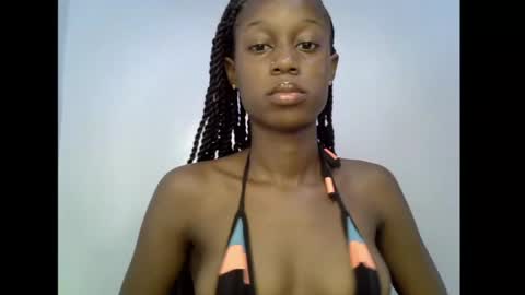 Snapshot of slim_candy12 chatting on June 3, 7:11 am Lily online show from June 3, 7:11 am