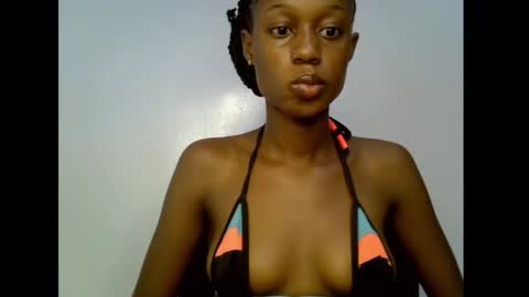 Snapshot of slim_candy12 chatting on June 4, 7:36 am Lily online show from June 4, 7:36 am