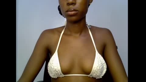 Snapshot of slim_candy12 chatting on June 4, 7:42 pm Lily online show from June 4, 7:42 pm
